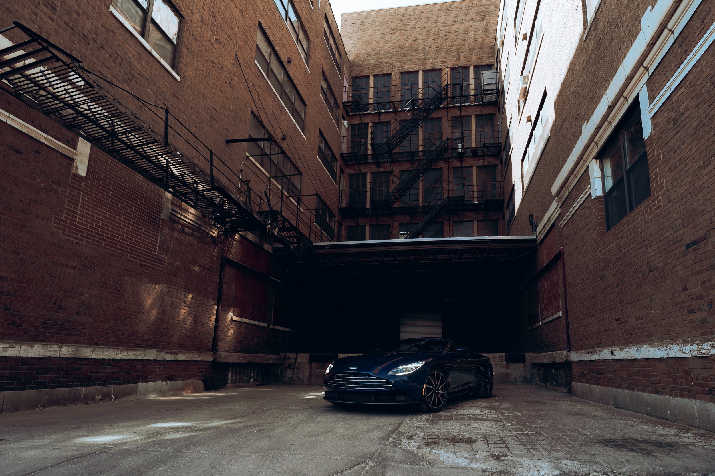 Aston Martin DB11