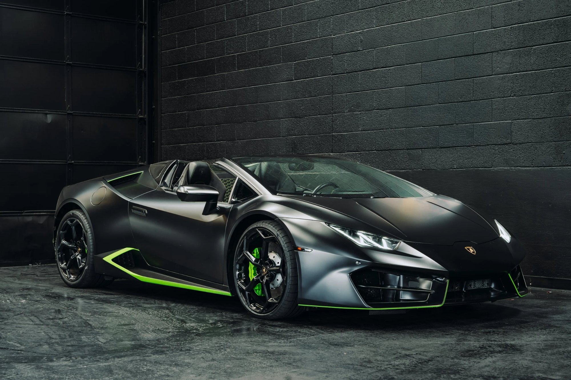 Lamborghini Huracan Spyder Black