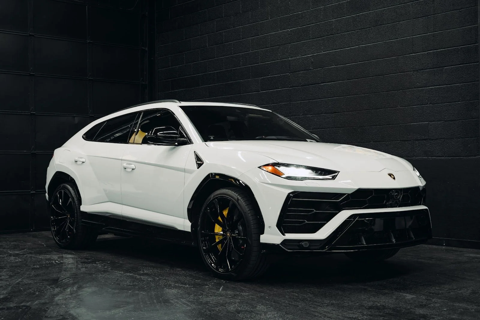 Lamborghini Urus White